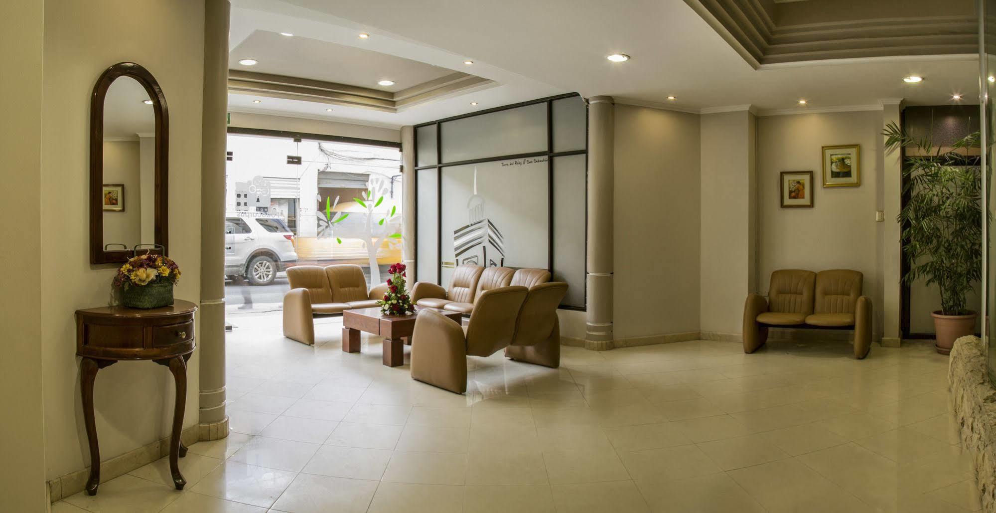 Hotel Podocarpus Лоха Екстериор снимка