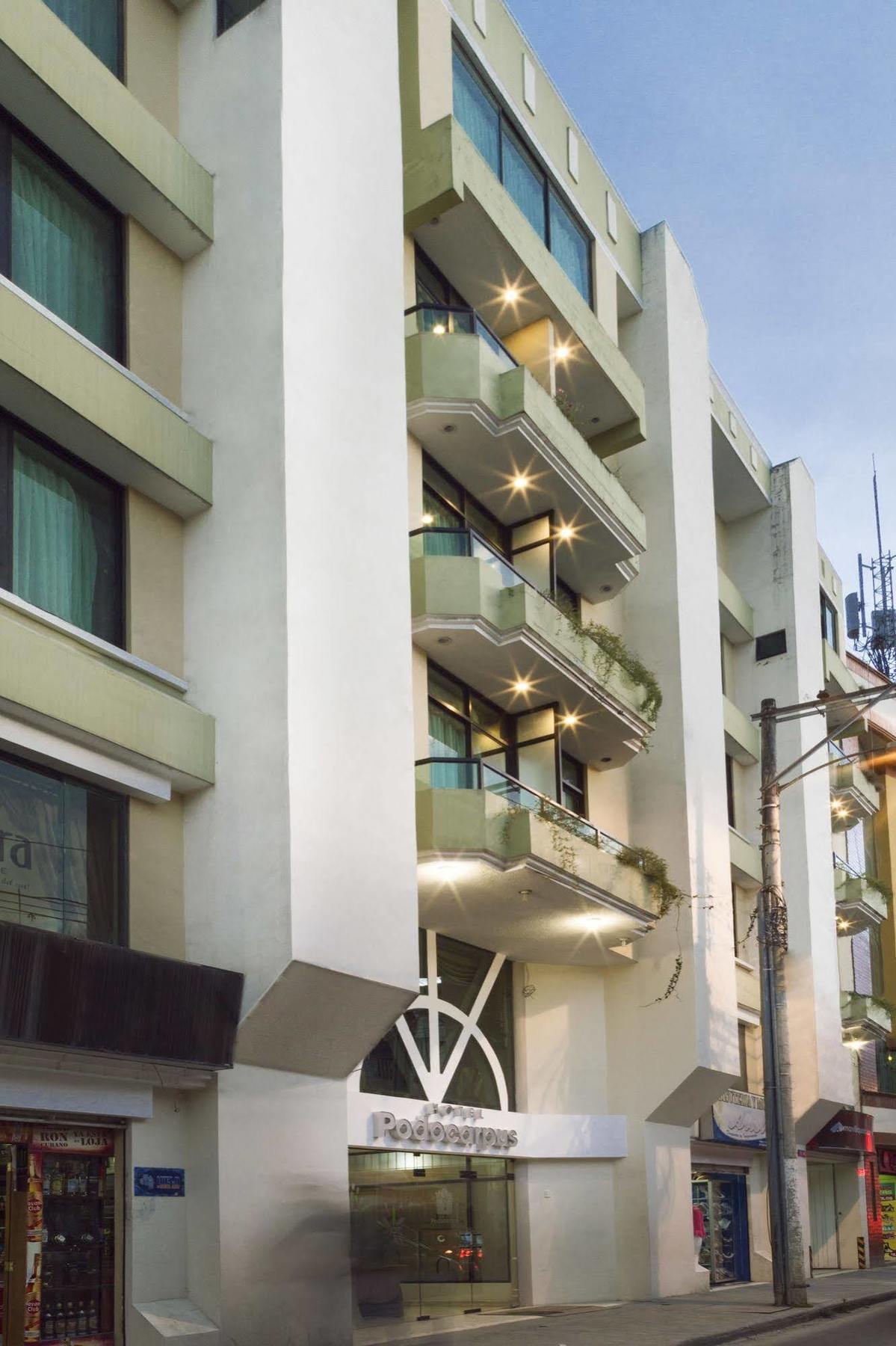 Hotel Podocarpus Лоха Екстериор снимка